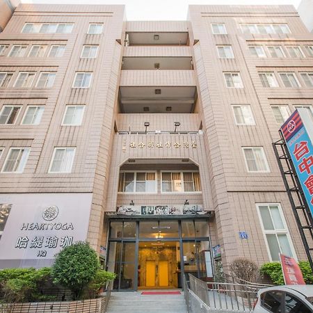 Taichung Hall Aparthotel Exteriör bild