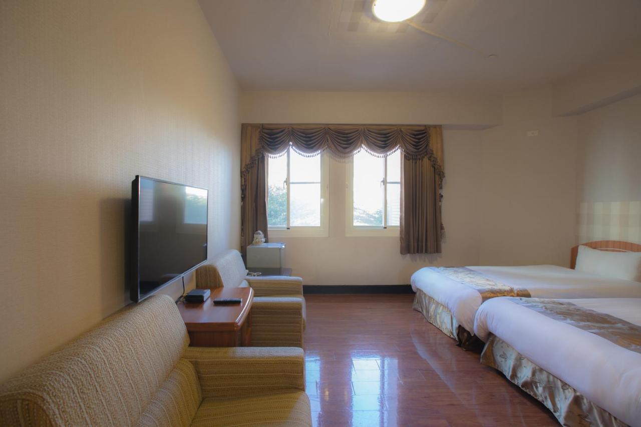 Taichung Hall Aparthotel Exteriör bild