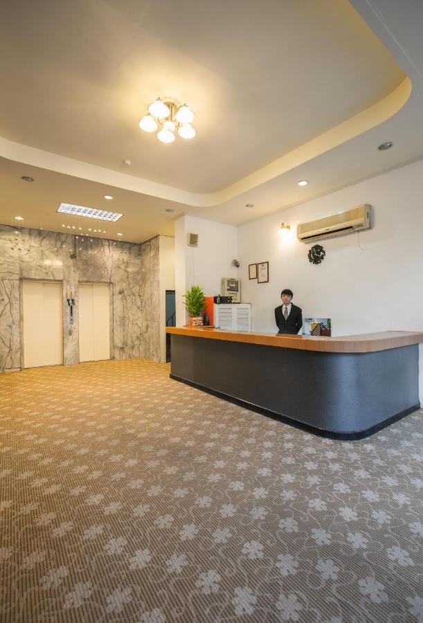Taichung Hall Aparthotel Exteriör bild